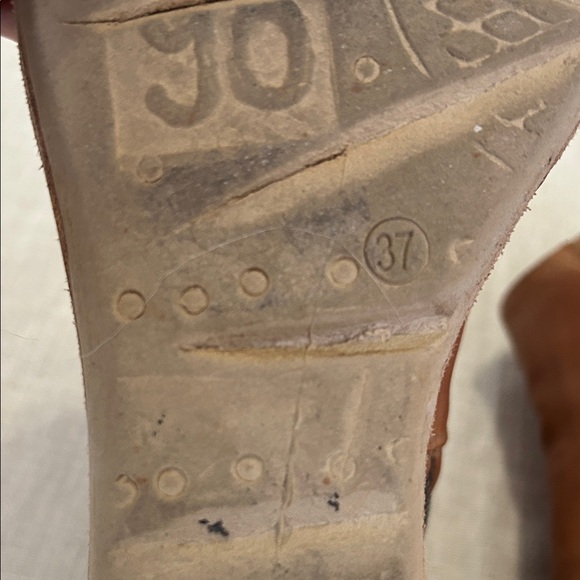 A.S.98 Boots Women’s 37 Tan Leather Zip Up Ankle Booties with Studded Wedge - Picture 4 of 15